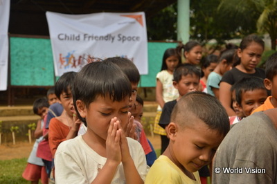 チャイルド・フレンドリー・スペースに集まった子どもたち(フィリピン)
