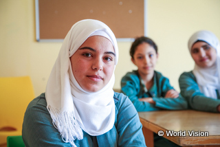 シリアから避難しヨルダンの学校に通うハザールさん（17歳）