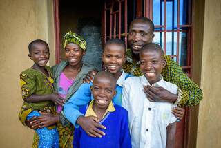 ルワンダ：子どもたちはこんな支援地域で暮らしています