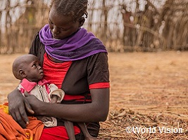 栄養失調の子どもを抱える南スーダンの母親　