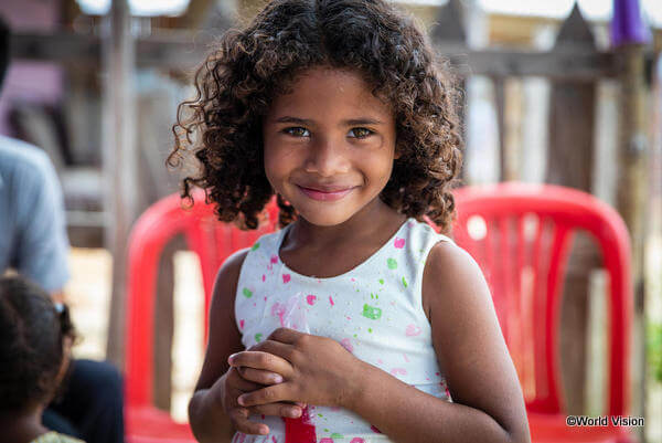 コロンビアで暮らすベネズエラ難民の少女