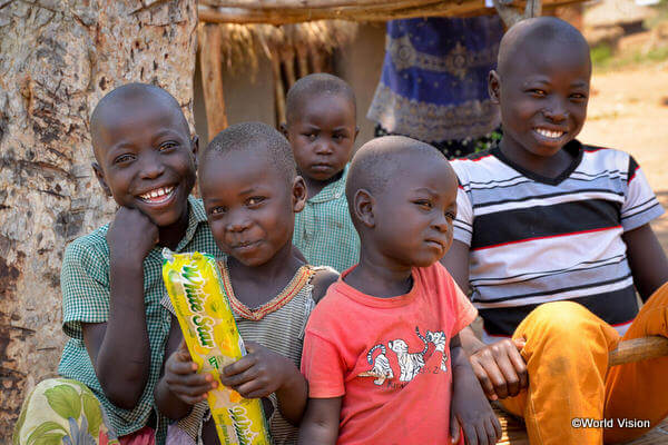 ウガンダに逃れてきたコンゴ難民の子どもたち