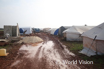 シリア北部の避難民キャンプ