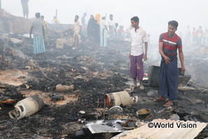 バングラディシュで起きた難民キャンプの火災