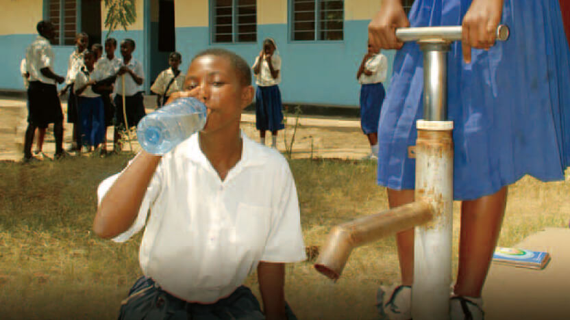 支援地域内のすべての村に井戸が掘られ、安全な水が湧き上がっています