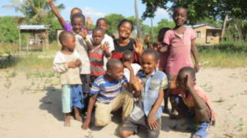 エリーニと支援地域の子どもたち