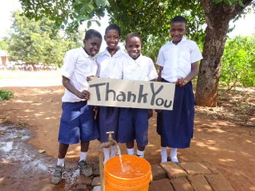 ンゲレンゲレ地域の小学生（現在の様子）