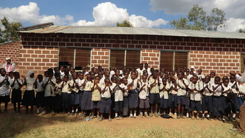 支援地域の小学校の子どもたち