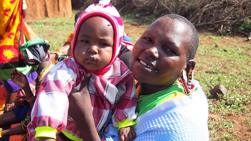 第一期事業で開設した診療所で生まれた赤ちゃんとお母さん