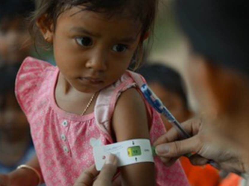腕の太さで栄養状態をチェック