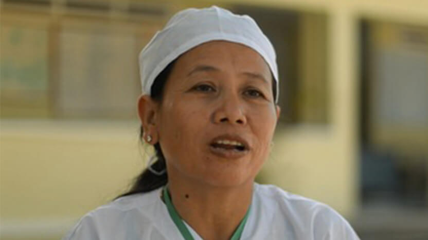 Mrs. Him Phou (保健センター職員)