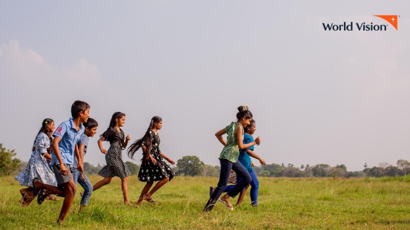 元気に遊ぶ子どもたち（スリランカ）