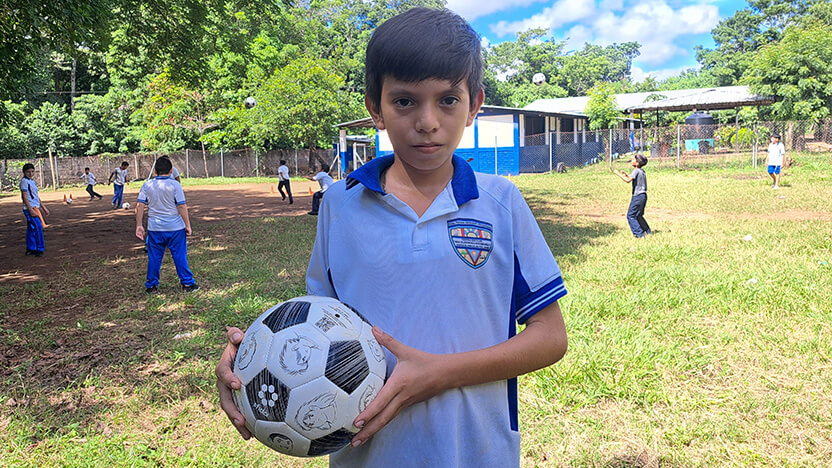 エルサルバドル ハビエルくん（11歳）