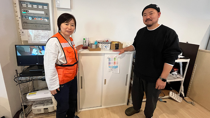 鍵付きキャビネット