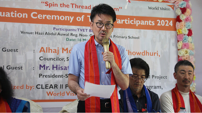 「夢をあきらめないでほしい」とスピーチする小林様