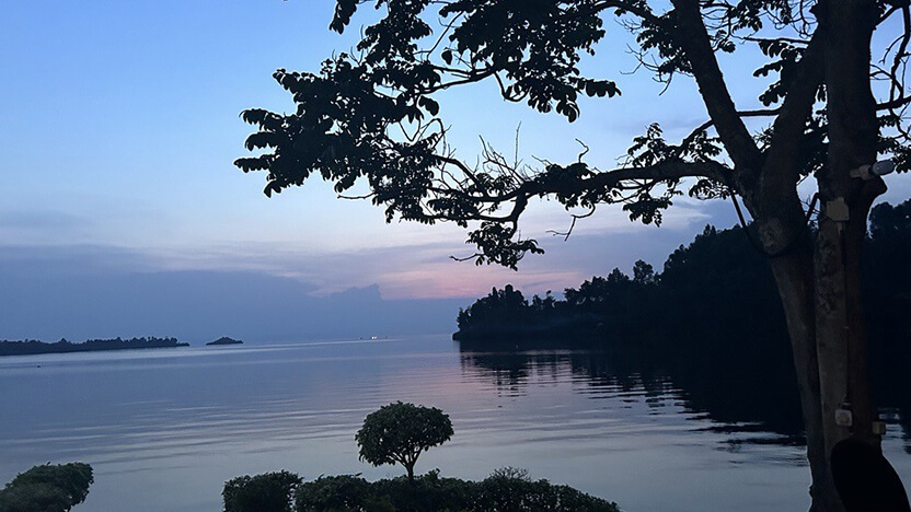 ルワンダの空。星が出てくるのを待っている時。