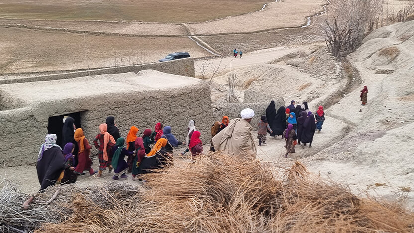 事業予定地の風景。急峻な山々に囲まれています