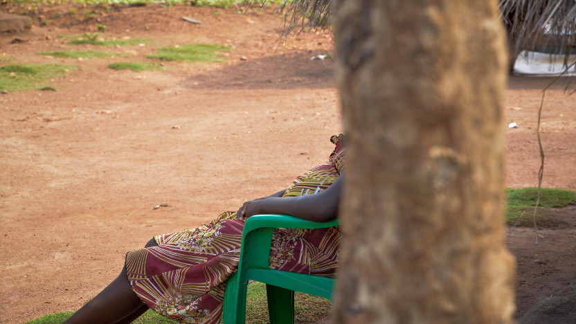 15歳という若さで妊娠を経験したウガンダの女の子