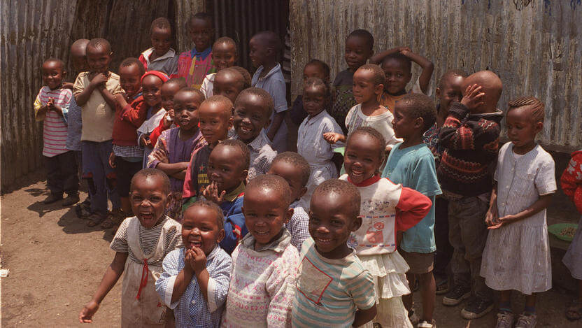 ナイロビのコロゴチョというスラム街で暮らす子どもたち