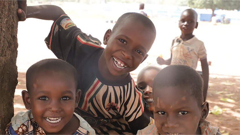 マリで暮らす活発な子どもたち