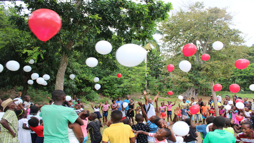 2021年8月にハイチをマグニチュード7.2の大地震が襲った際、ワールド・ビジョンが開催したチャイルド・フレンドリー・スペースでの活動の様子