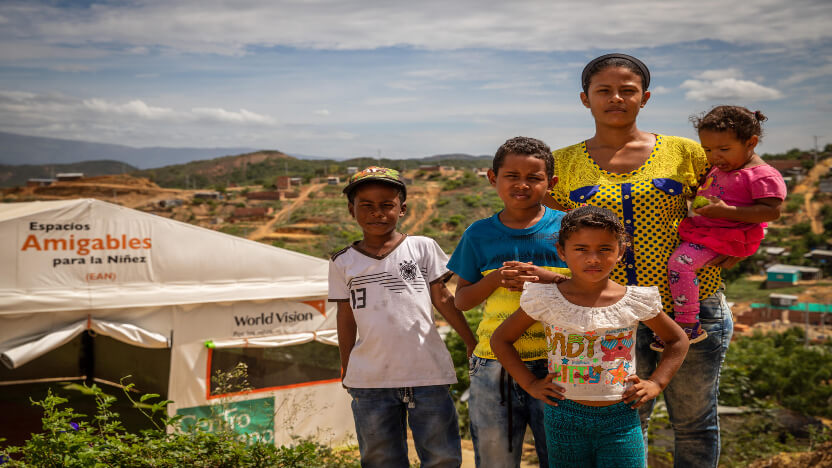 コロンビアに避難したコロンビア難民の家族