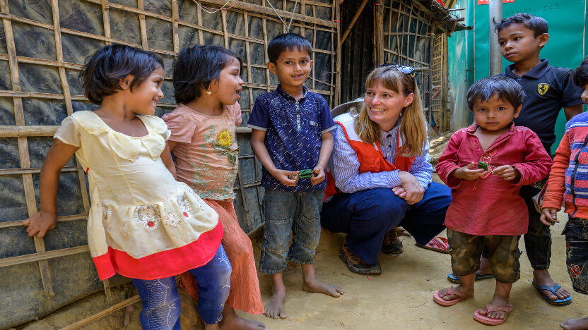 バングラデシュの難民キャンプに住むロヒンギャの子どもたち