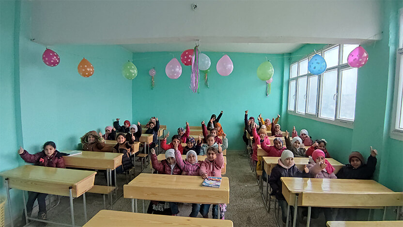 シリア国内の支援校の子どもたち
