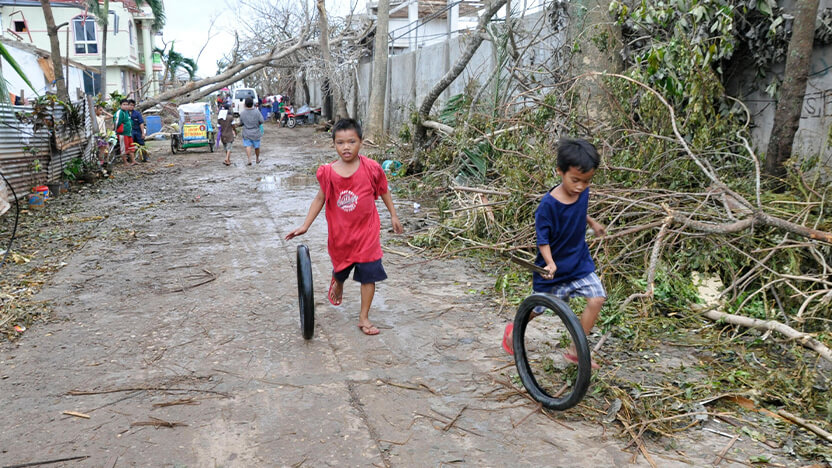 フィリピンで暮らす子どもたち