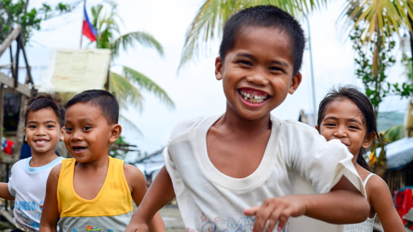 フィリピンで暮らす子どもたち