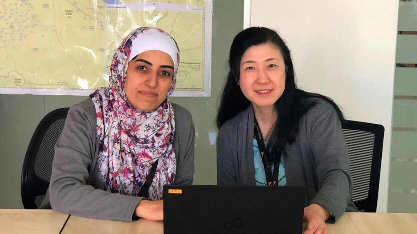 WVシリアのスタッフと筆者（右）