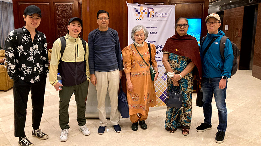 ニュージーランドと日本のキリスト教会の牧師とともにバングラデシュを訪問しました（右端が筆者）