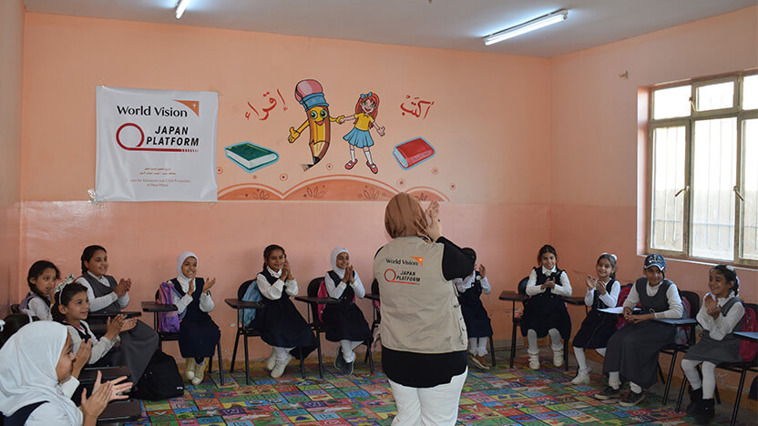 補習授業（CUP）でアラビア語を学ぶ子どもたち