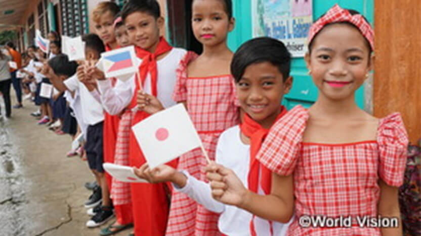 式典では代表の児童たちによる歓迎の踊りが披露されました