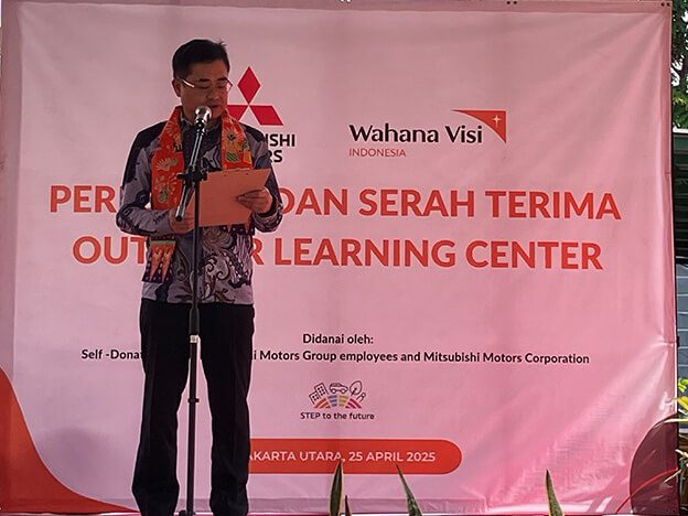 式典で挨拶するMMKI松下様