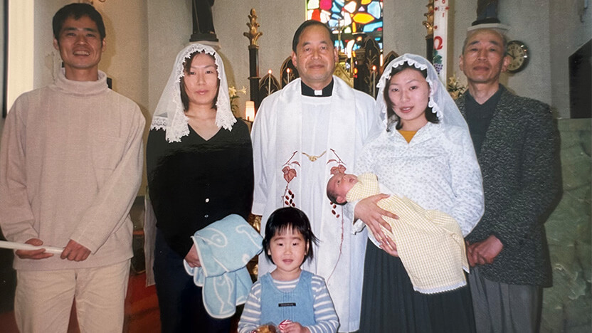 初聖体の時の写真(中央の女の子が筆者)