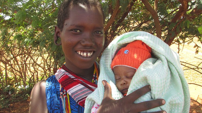 ケニアのお母さんと赤ちゃん
