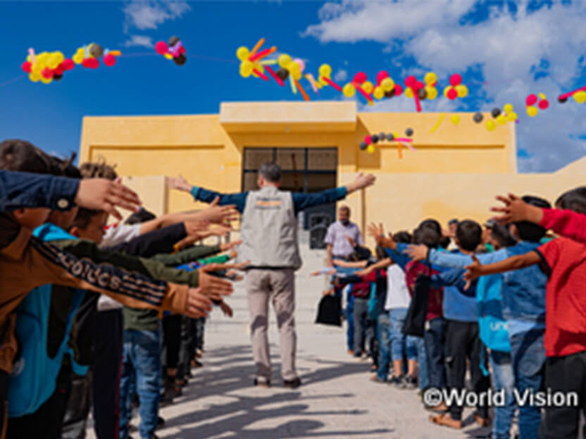 学校修繕により、13,600人の子どもたちが学びの機会を取り戻しました