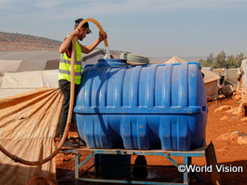 学校修繕により、13,600人の子どもたちが学びの機会を取り戻しました