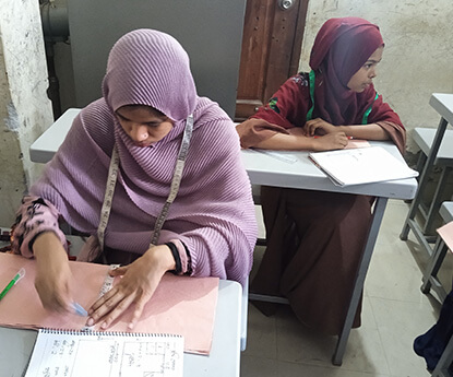 バングラデシュ×子どもの保護・生計向上：縫製スキルで未来をひらく 職業訓練プロジェクト