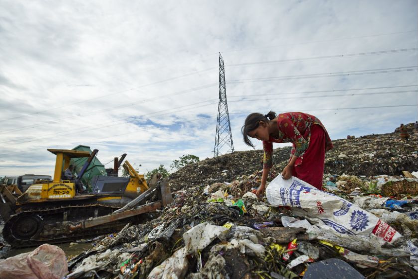 1億2900万人の少女が学校に通えていません