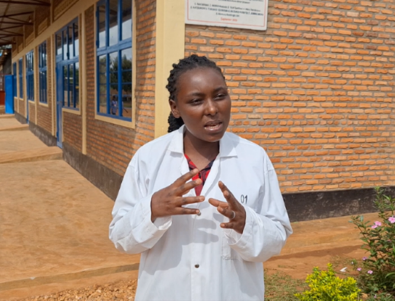 デヴォタ校長先生(ルワンダ)