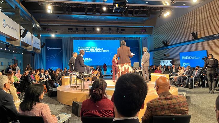 世銀総裁と市民社会のタウンホール