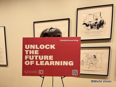 サイドイベントの会場に設置された「学びの未来を解き放とう」という看板