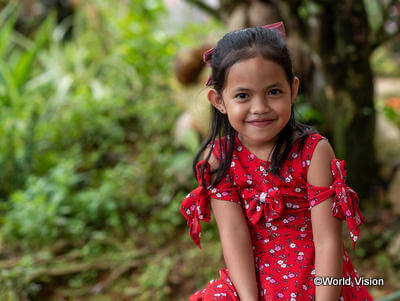 フィリピンに暮らす5歳のパトリシア ちゃん。 将来の夢はお医者さんになること