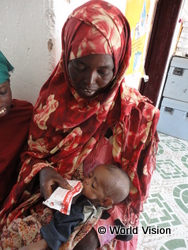 命をとりとめるため、補給食で支援(ソマリランド)