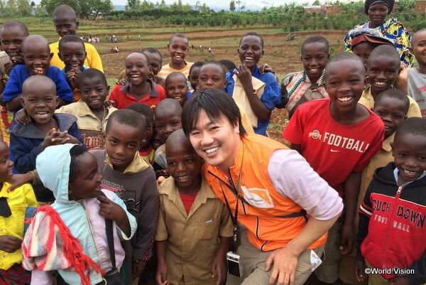 アフリカ、ルワンダの支援地訪問ツアーに同行したワールド・ビジョン・ジャパンのスタッフ